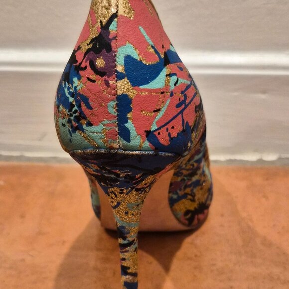 Boutique 9 by Nine West Multicolor Abstract Print Pointed Toe Pumps - Picture 3 of 3